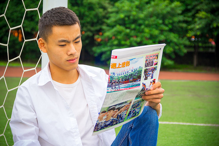 <b>來到四川新華，我感覺世界充滿了陽光</b>