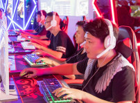 <b>四川新華電競專業正式開館 英雄聯盟聯誼賽奏響最強音</b>