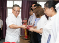 <b>2018新華互聯(lián)網(wǎng)科技VR師資培訓(xùn)結(jié)業(yè)典禮在四川新華圓滿舉辦</b>