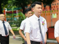 <b>榮耀新華-四川新華杰出校友黃鵬榮獲榜樣先鋒獎(jiǎng)</b>