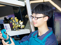 <b>涅槃重生，工作兩年后，選擇新華重新出發</b>