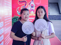 <b>在校學習不到一年，半年收入6W+,她們是如何做到的？</b>