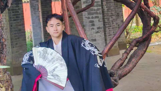 <b>打工太辛苦，學一技之長能否改變現狀?</b>