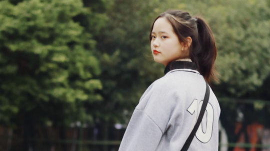 <b>青春握手心，夢想放肩膀！因為電商讓人生充滿期待！</b>