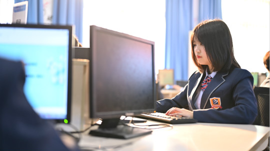 <b>12位學霸天團推薦新華電腦學校，你不了解一下嗎？</b>