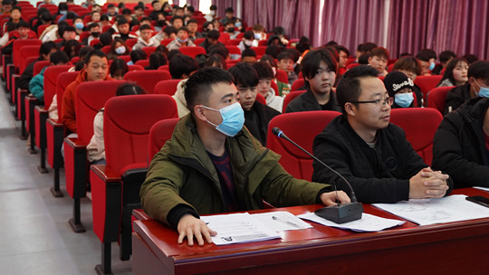 <b>“求知、求職、求夢”新華模擬面試火熱進行中！</b>