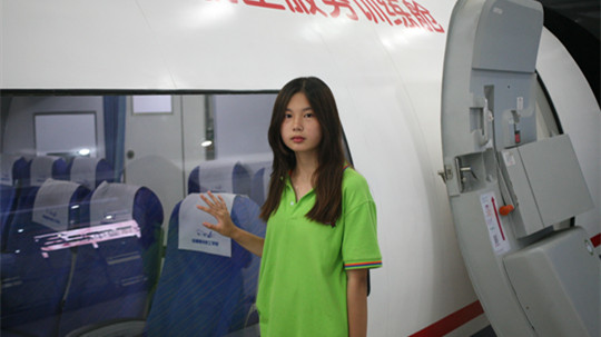 <b>新生學子|厚積薄發(fā)，正當英華</b>