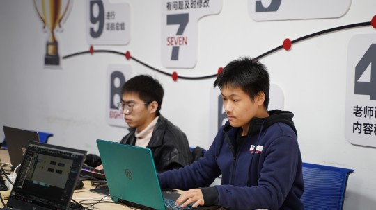 <b>優(yōu)秀學子|重返母校，再拾夢想</b>