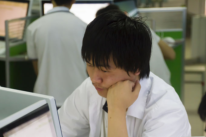 一個(gè)熱愛(ài)詩(shī)歌的互聯(lián)網(wǎng)男孩