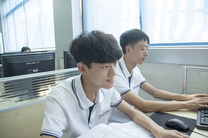 一家三兄妹都來新華上學(xué)啦！