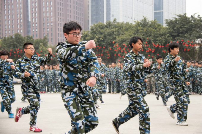 軍訓會操表演，青春與奮進的完美結合！