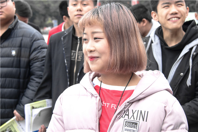 從航空服務到設計師，她更愛這里