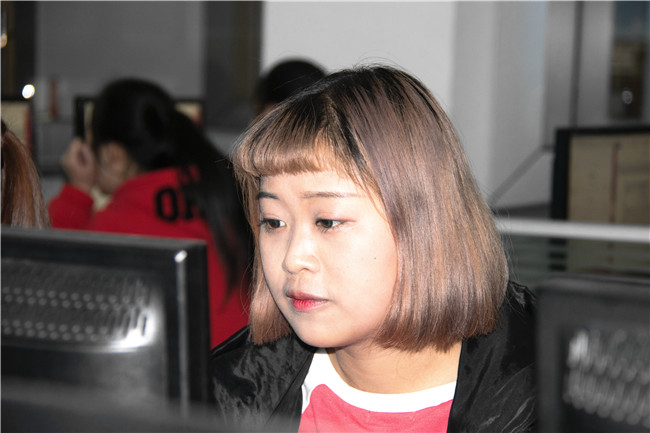 從航空服務到設計師，她更愛這里