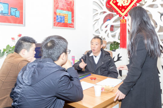 四川新華電腦學院院長接待日火熱開展中