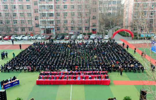 校企合作謀發展，人才搶定譜新篇