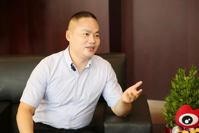 新華教育集團常務副總裁許紹兵接受新浪網(wǎng)專訪