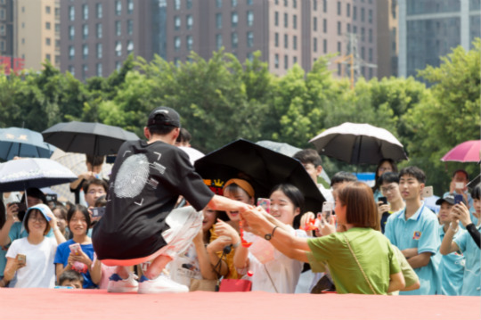 開學(xué)季，你在學(xué)校遇到明星了嗎？