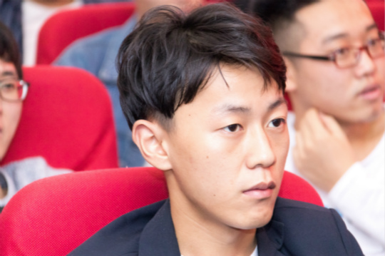 《老師來了》看機(jī)器人智能時(shí)代如何開展新型的教育模式