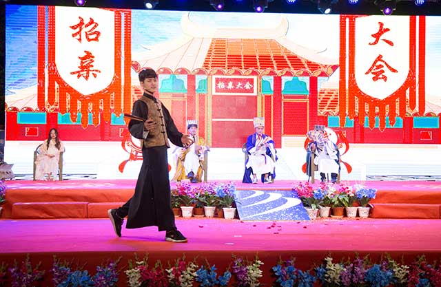 “慶國慶·迎新生”暨四川新華2018年秋季開學典禮圓滿落幕