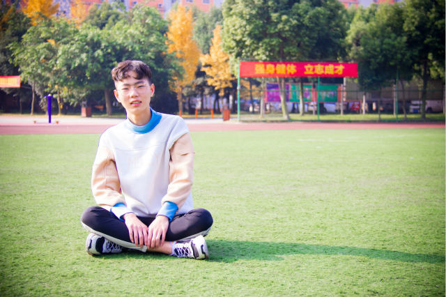 一見鐘情的電競見之不忘，思之如狂