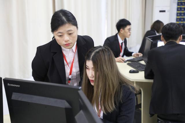 “新華瀾庭集杯”互聯(lián)網(wǎng)職業(yè)技能大賽盛大啟幕