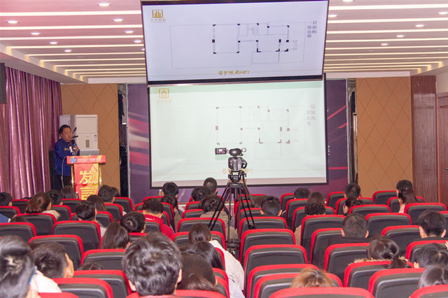 名企大咖新華行之“做合格的設計師，你！準備好了嗎？”