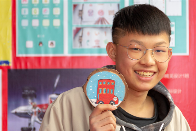 我想高薪就業(yè)，零基礎(chǔ)的初中生現(xiàn)在學(xué)還晚不晚？