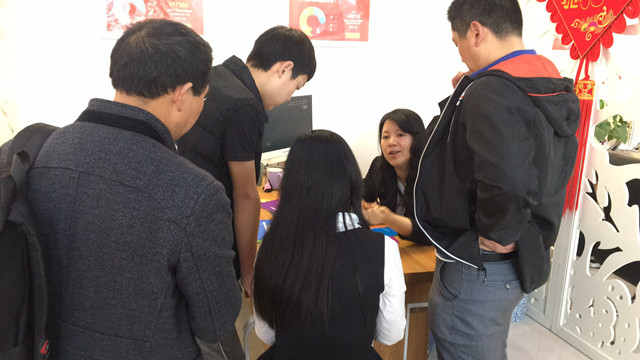 春風(fēng)十里，不如踏青來新華報(bào)名的你！