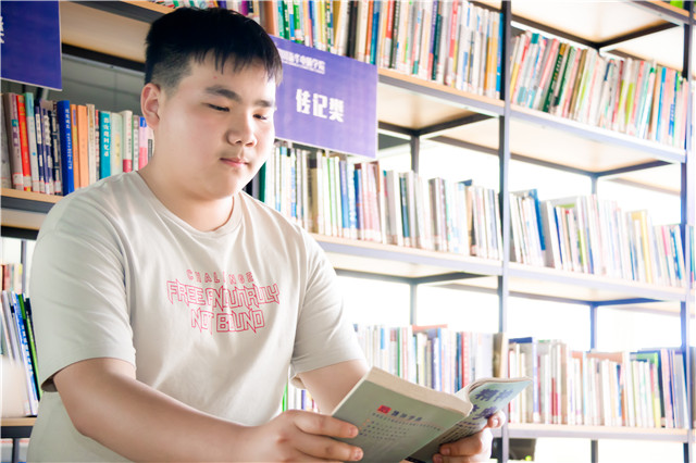 白宇翔|初中輟學，沒有技術怎么辦？選對專業很重要！