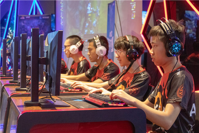 EEST《英雄聯(lián)盟》全國競技大賽成都站，冠軍花落誰家？