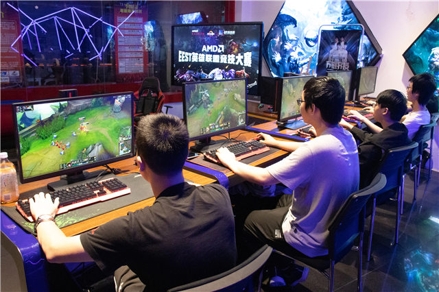 EEST《英雄聯(lián)盟》全國競技大賽成都站，冠軍花落誰家？