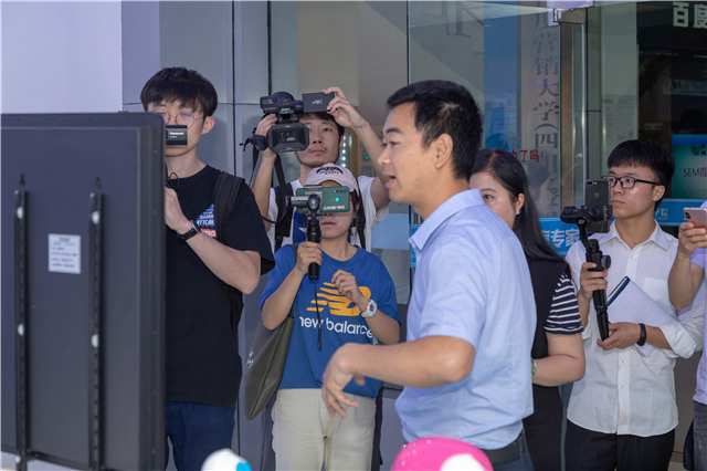 “匠心實(shí)力·質(zhì)敬品牌”百家媒體新華行帶你看點(diǎn)不一樣的！