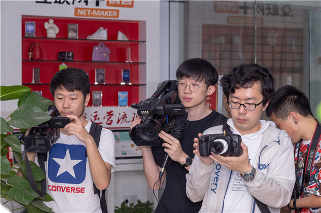 “匠心實(shí)力·質(zhì)敬品牌”百家媒體新華行帶你看點(diǎn)不一樣的！