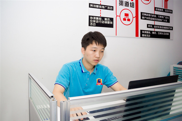 高中畢業(yè)學什么有前途？做互聯(lián)網(wǎng)時代的白領(lǐng)！