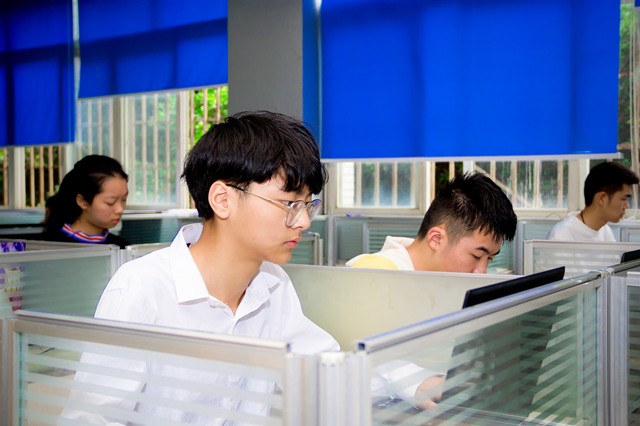 選擇不對，努力白費！擇校選專業就選大品牌！