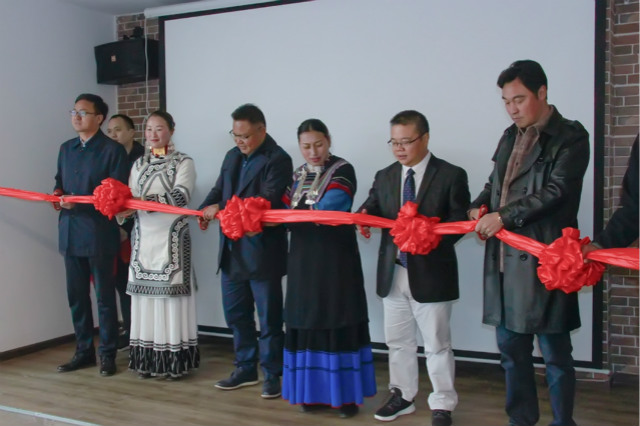 【永恒的初心】新華公益進(jìn)行時(shí)，互聯(lián)網(wǎng)助力農(nóng)村特色產(chǎn)業(yè)行萬(wàn)里！