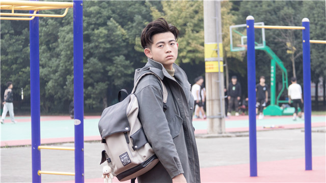 王祎堃：朋友推薦，轉(zhuǎn)學來新華學動漫