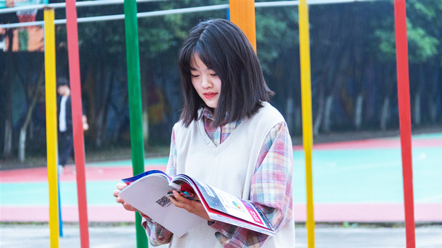 初中畢業來新華，勇敢追逐設計夢 