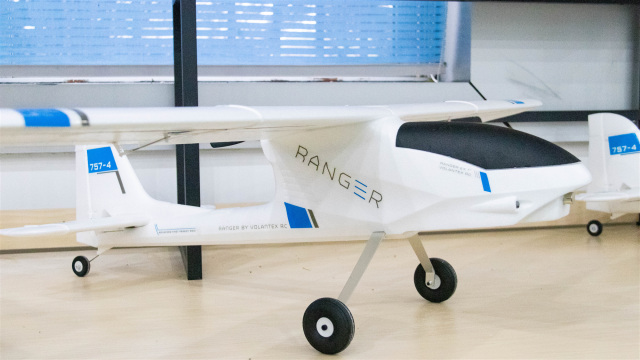 選擇新華學無人機，圓我“飛手”夢