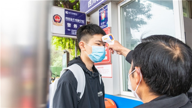 開學(xué)啦！四川新華迎來第一批返校學(xué)子