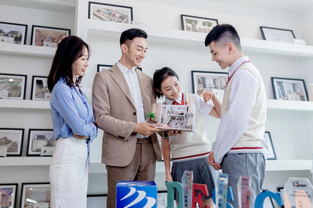 好學(xué)校不怕比較，學(xué)互聯(lián)網(wǎng)技術(shù)就來(lái)四川新華