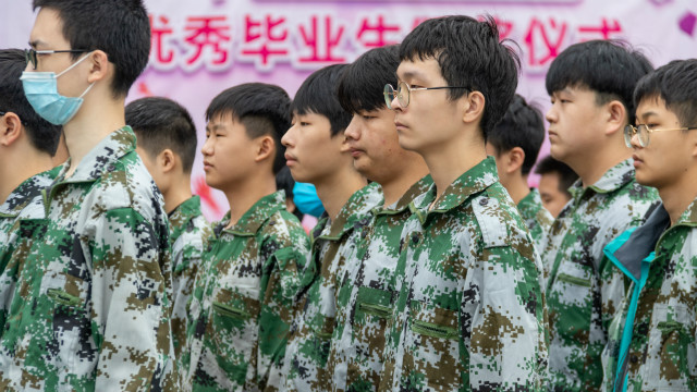 新生的第一課，軍訓生活打響了新生活的第一槍！