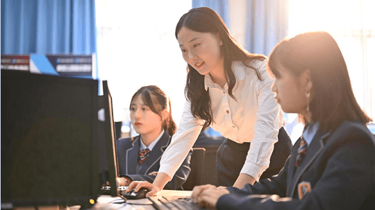 <b>來四川新華，給你一個燦爛的前程！</b>