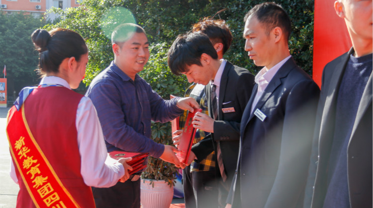 新華社團(tuán)，青春的模樣！