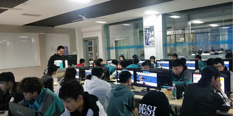 四川新華2020年階段結(jié)課答辯進(jìn)行中！