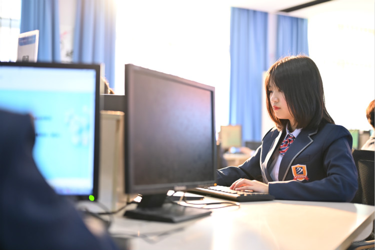 初高中畢業(yè)，應(yīng)該學(xué)什么？去哪里學(xué)？