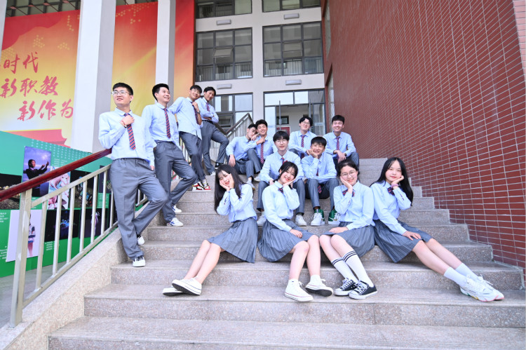 初高中畢業(yè)，應(yīng)該學(xué)什么？去哪里學(xué)？