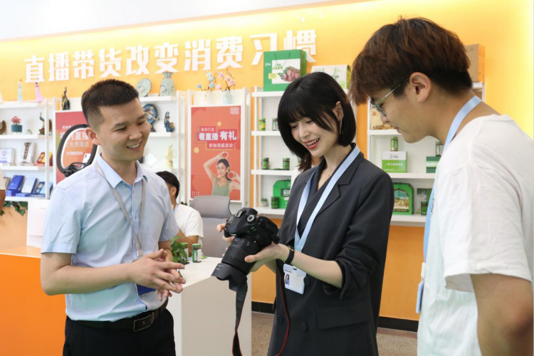 新華互聯(lián)網(wǎng)科技再次出圈 強(qiáng)烈推薦