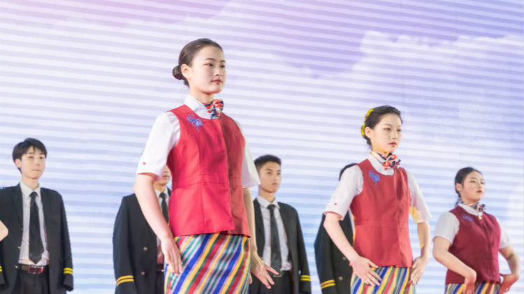 新華 《有志、有智、有質》青年