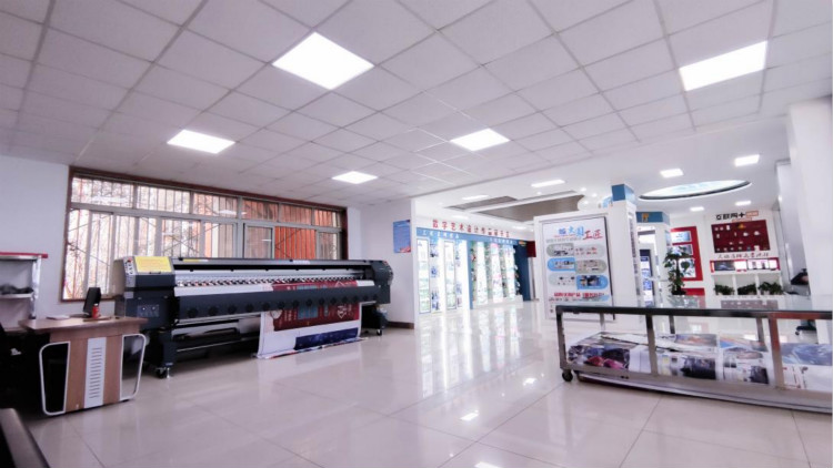 明星進(jìn)校園丨如果你在新華見到了他請(qǐng)不要驚訝！